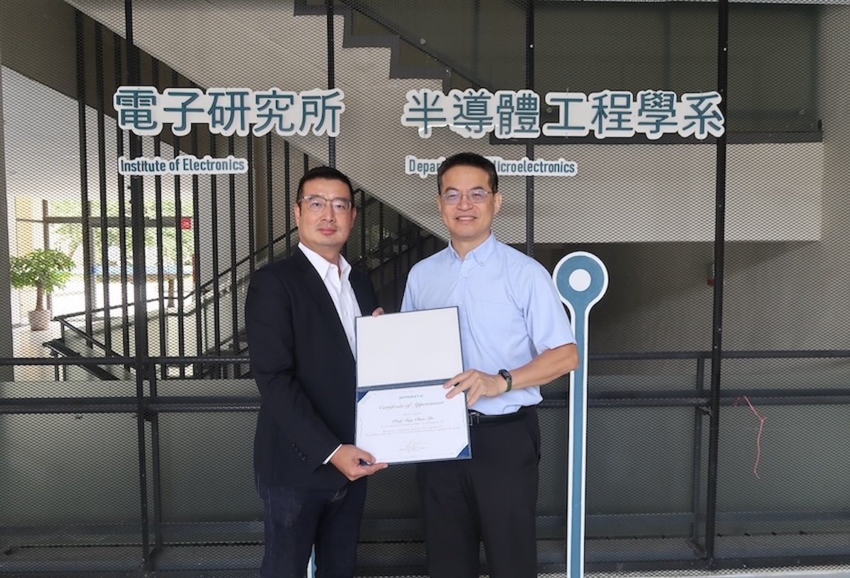 Profet AI Co-founder and CEO Jerry Huang (left) with Professor Ing-Chao Lin of the Institute of Electronics, National Yang Ming Chiao Tung University (right).